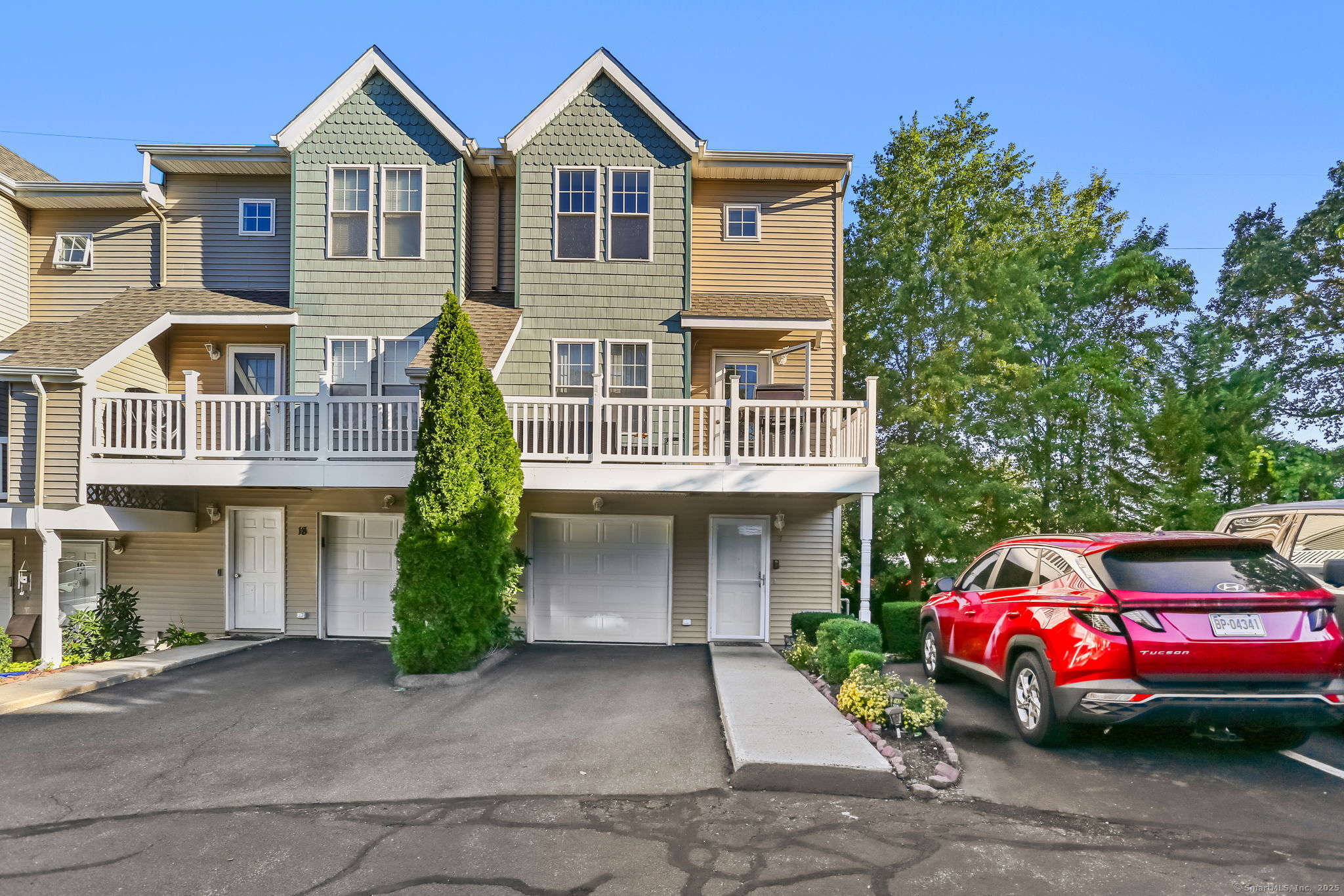 17 Miranda Lane, 17, Stratford, CT 06615 | For Sale at $389,900