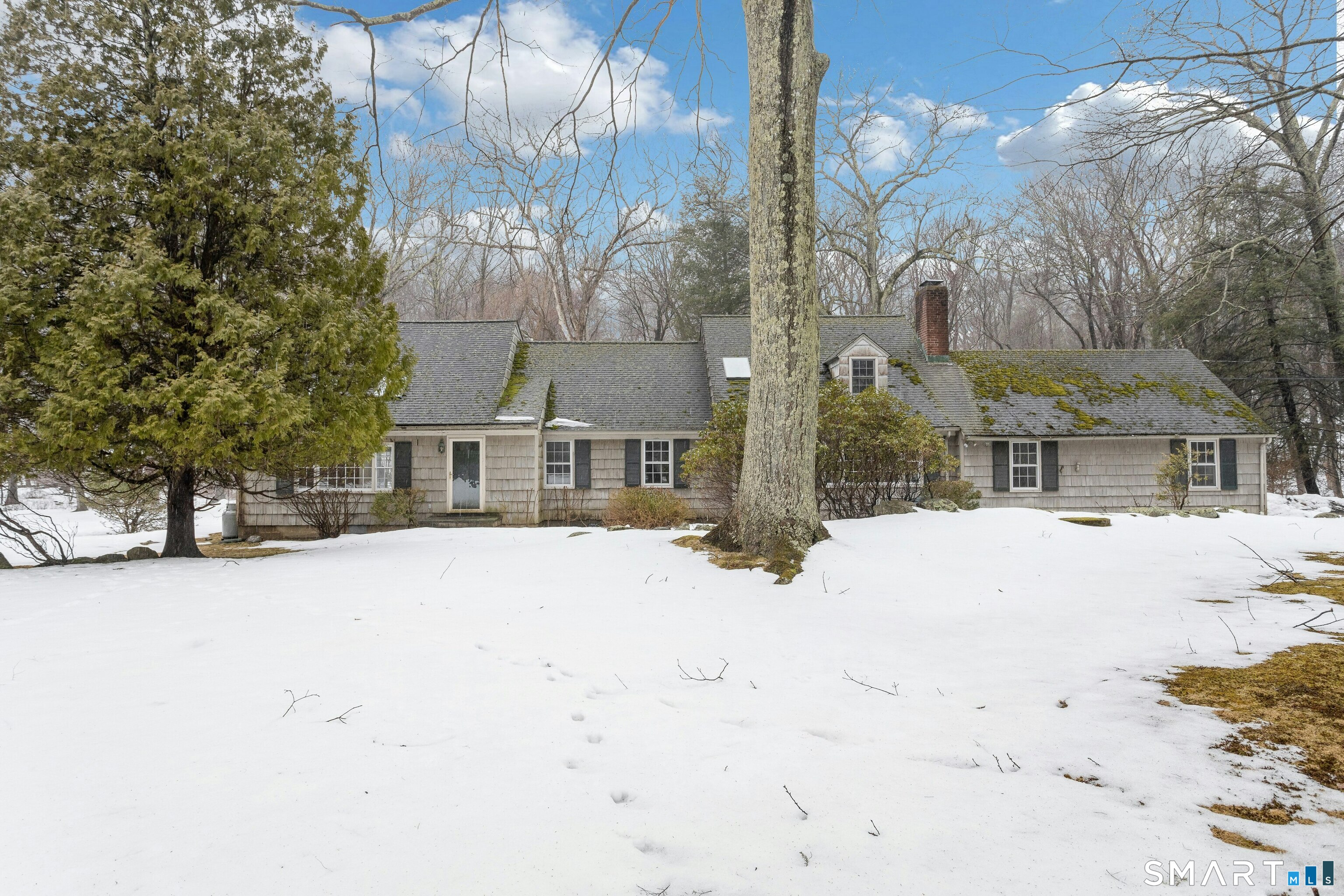 5 Stonehenge Road, Weston, CT 06883 | For Sale at $699,000