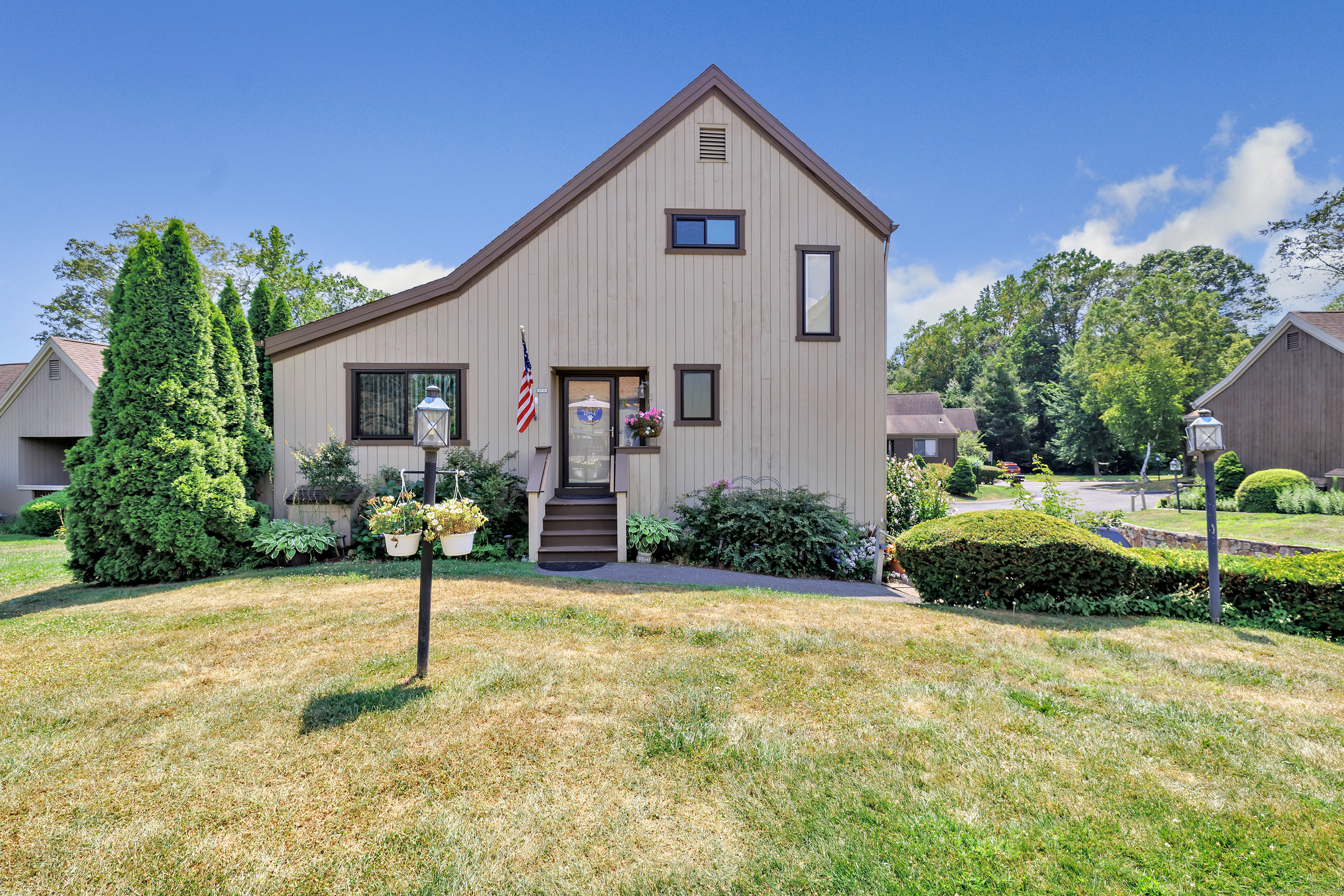 87 Creek Lane, a, Stratford, CT 06614 | For Sale at $419,900