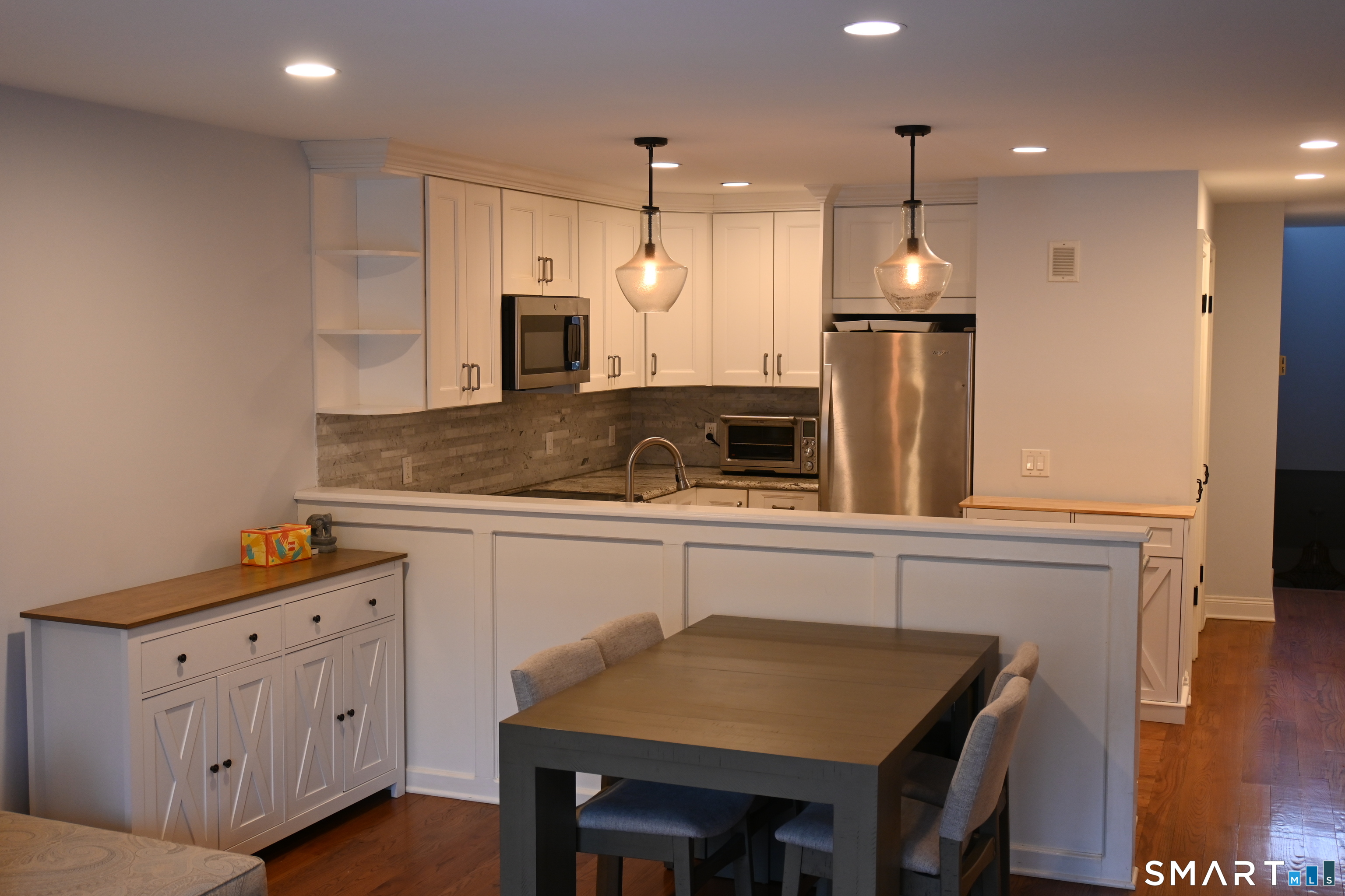 9 River Road, 418, Greenwich, CT 06807 | For Sale at $870,000