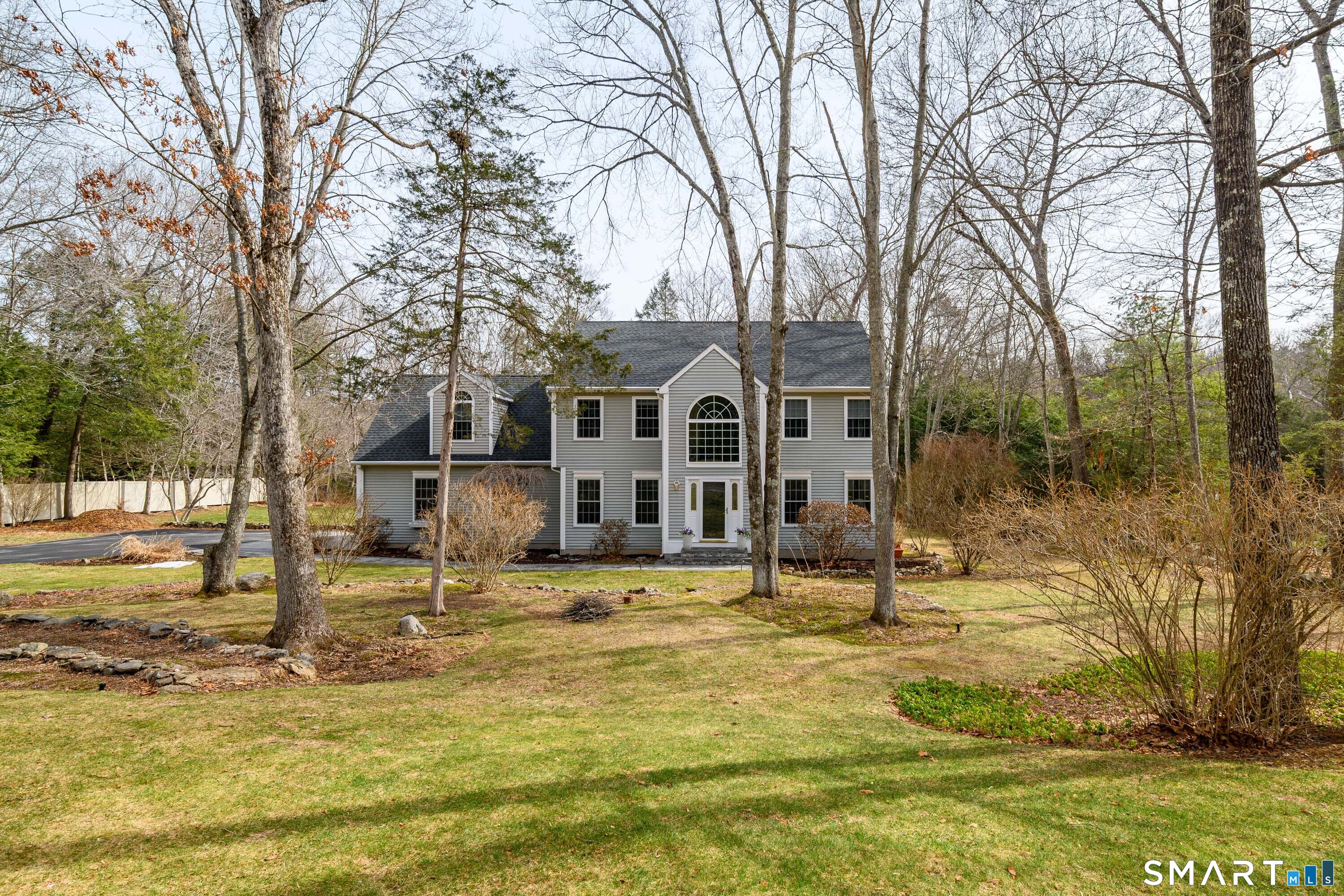 10 Sweetbriar Lane, Newtown, CT 06482 | For Sale at $889,000