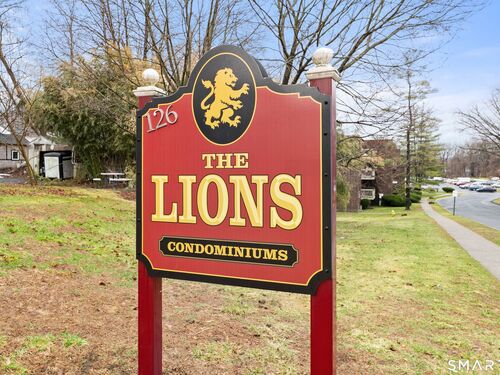  condo home for sale located at 126 Triangle Street, apt b51, Danbury, CT 06810