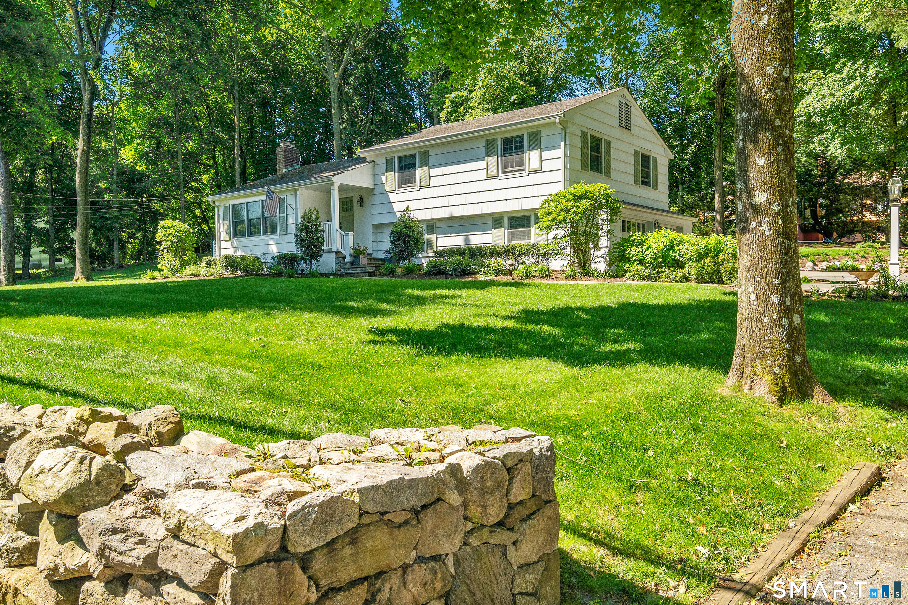 171 Raymond Street, Darien, CT 06820 | For Sale at $1,295,000