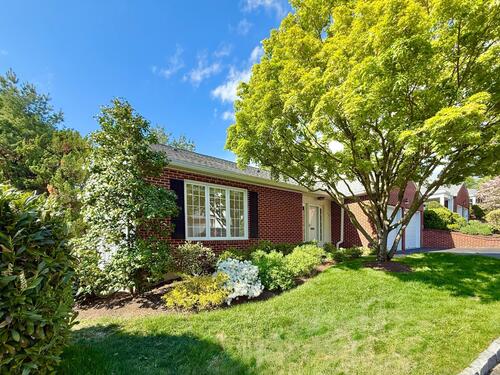  townhouse condo for sale located at 73 Bank Street, New Canaan, CT 06840