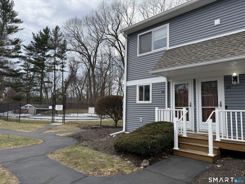  condo home for sale located at 6 Rose Lane, 3-25, Danbury, CT 06810