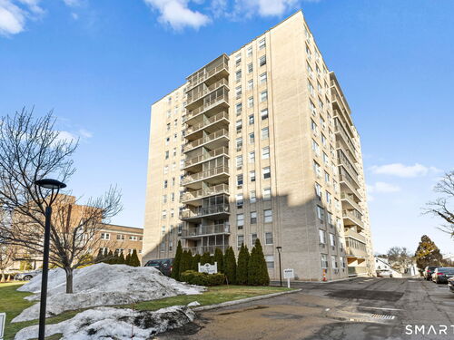  condo home for sale located at 65 Glenbrook Road, apt 6c, Stamford, CT 06902