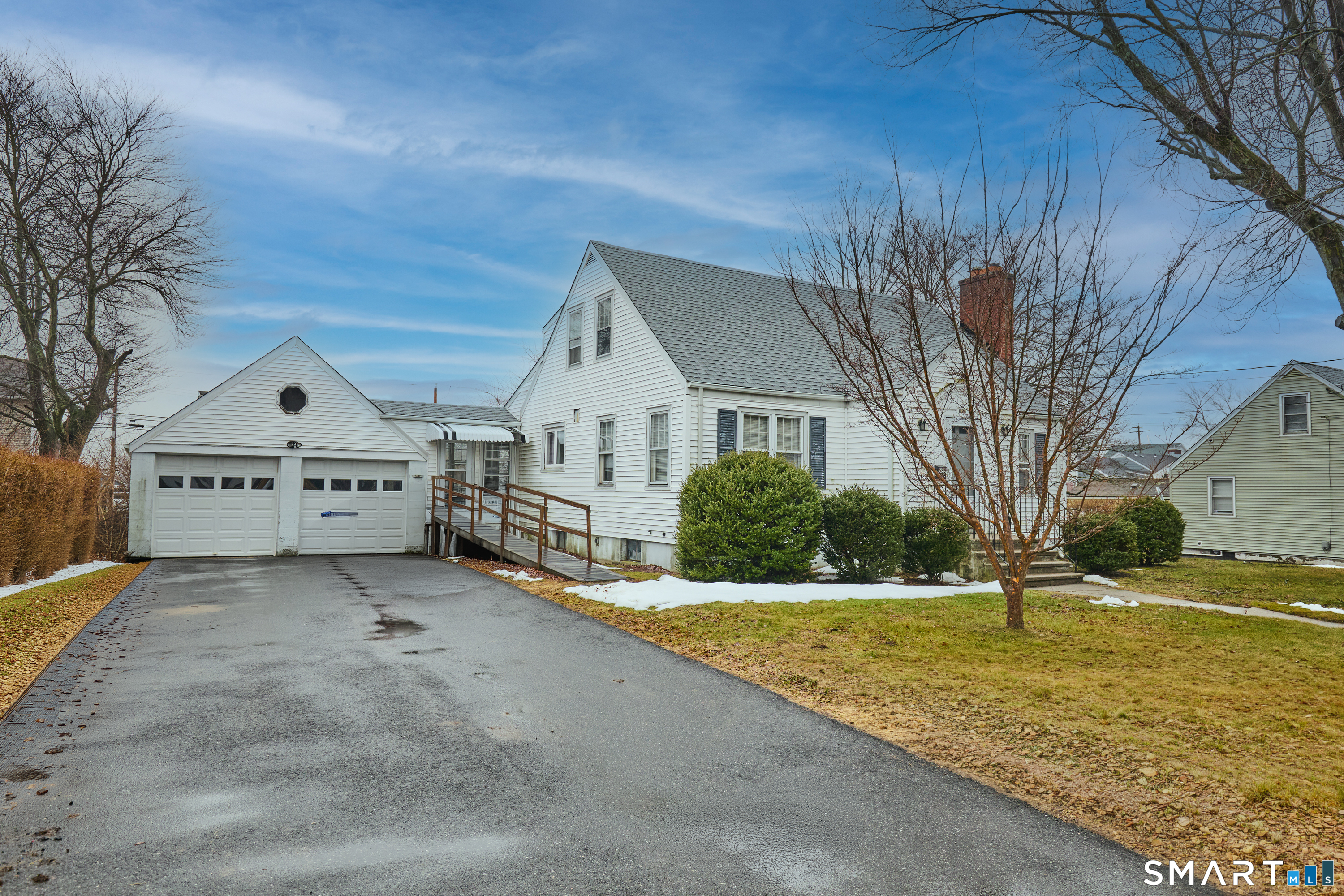 625 Clark Street, Bridgeport, CT 06606 | For Sale at $398,500