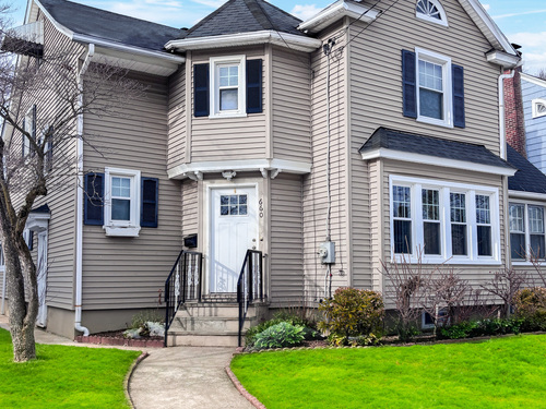  single family home for sale located at 660 West Jackson Avenue, Bridgeport, CT 06604