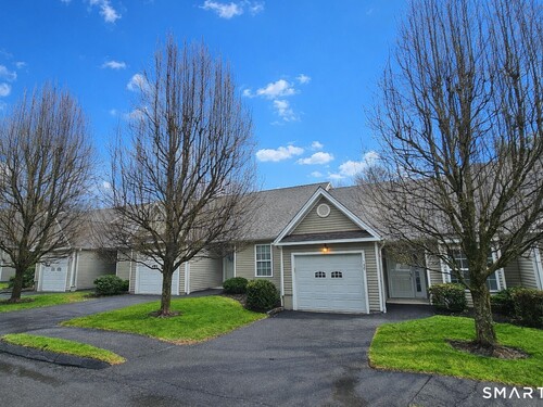  condo home for sale located at 159 Jennifer Lane, 159, Newtown, CT 06482