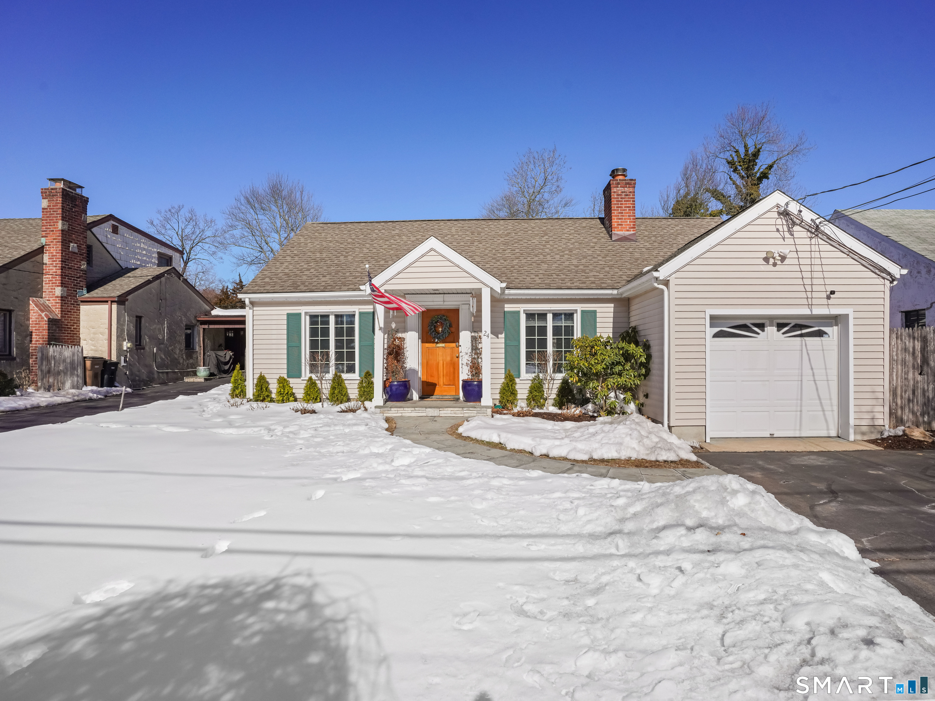 24 King Street, Stamford, CT 06902 | For Sale at $895,000