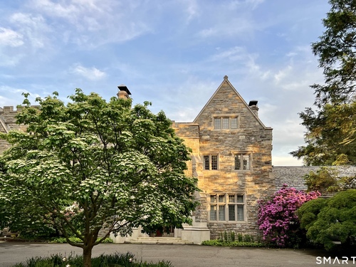  condo home for sale located at 705 Weed Street, 7, New Canaan, CT 06840