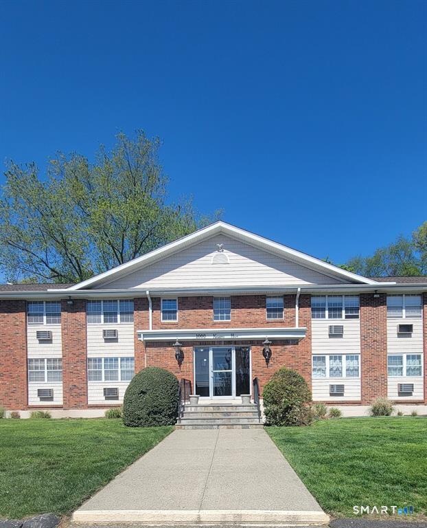 1000 Knapps Highway, 14, Fairfield, CT 06825 | For Sale at $339,900