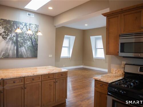  condo home for sale located at 71A Osborne Avenue, apt a4, Norwalk, CT 06855