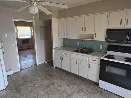  condo home for sale located at 239 Cherry Hill Drive, 1a, Bridgeport, CT 06606