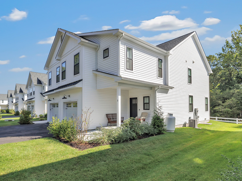  townhouse condo for sale located at 37 Old Route 7, 3, Brookfield, CT 06804