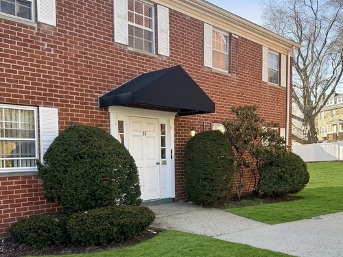  condo home for sale located at 50 Greenhouse Road, 33d, Bridgeport, CT 06606