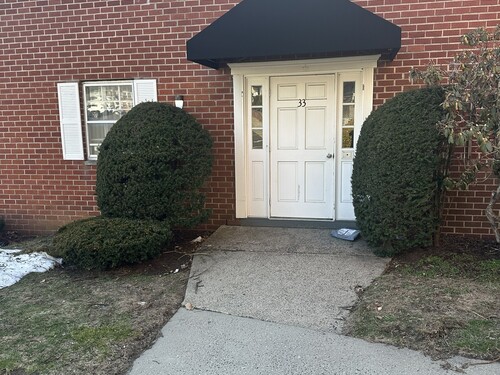  condo home for sale located at 50 Greenhouse Road, 33d, Bridgeport, CT 06606