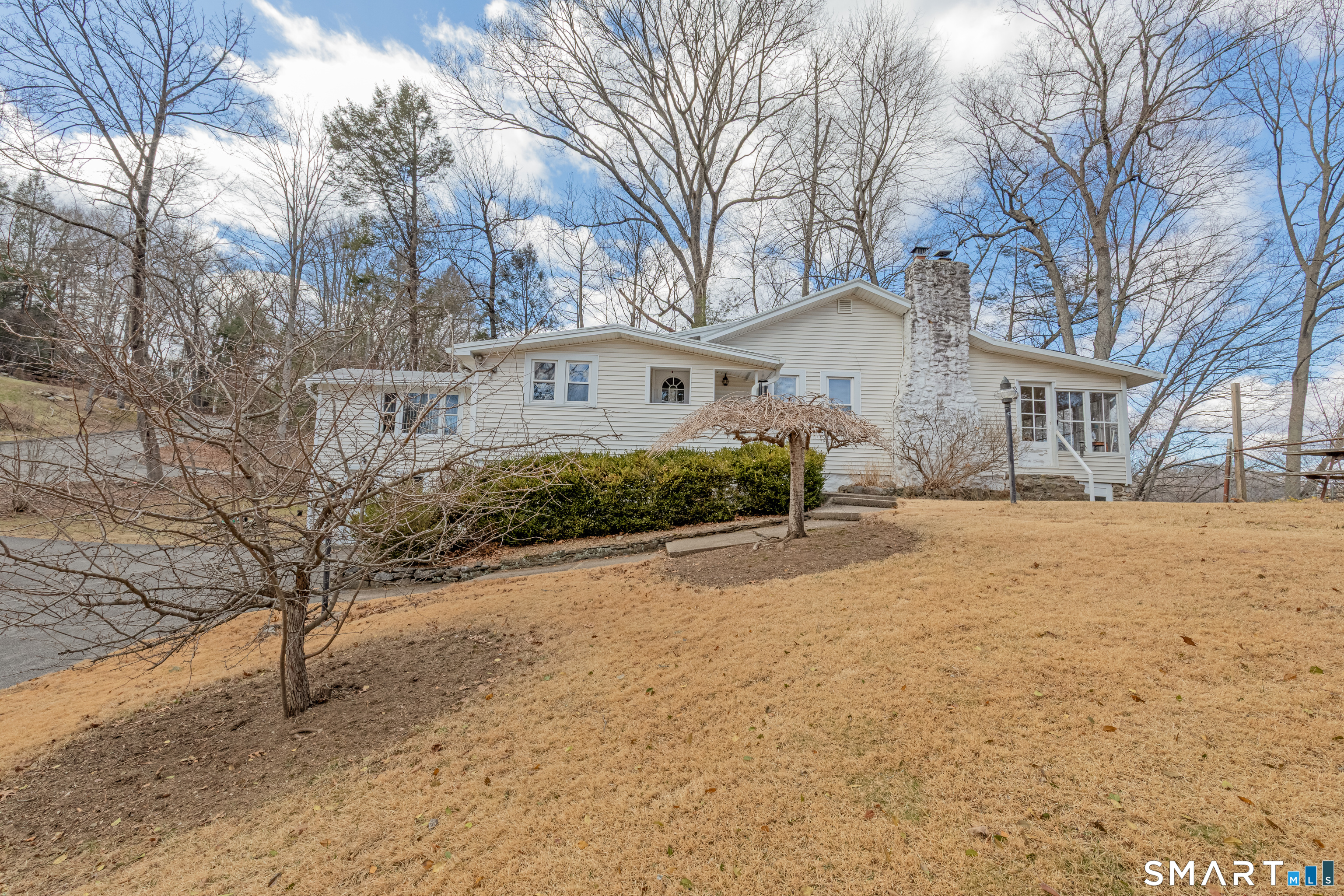 14 Laurel Trail, Newtown, CT 06482 | For Sale at $425,000