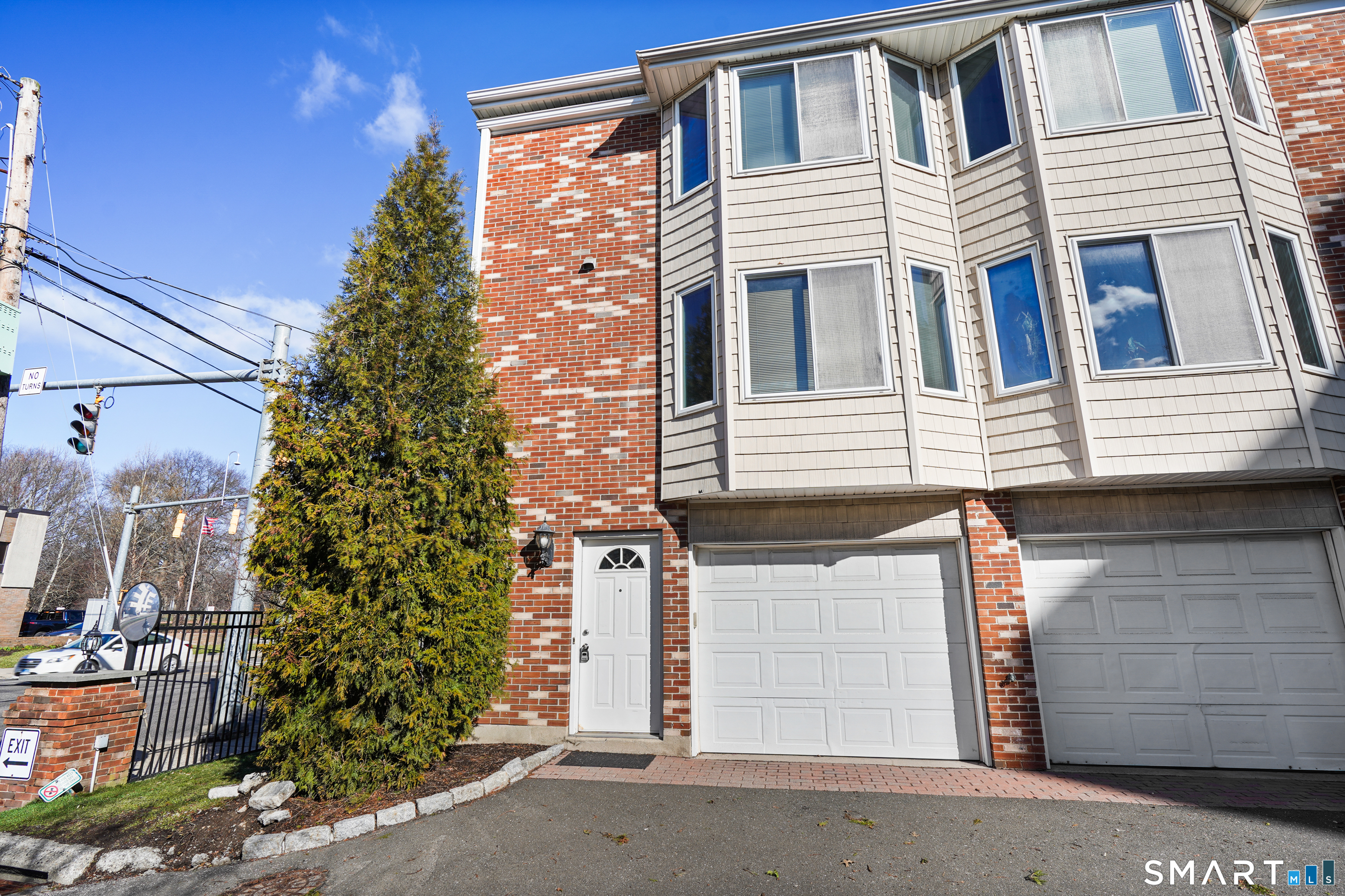 1611 Washington Boulevard, apt 1, Stamford, CT 06902 | For Sale at $575,000