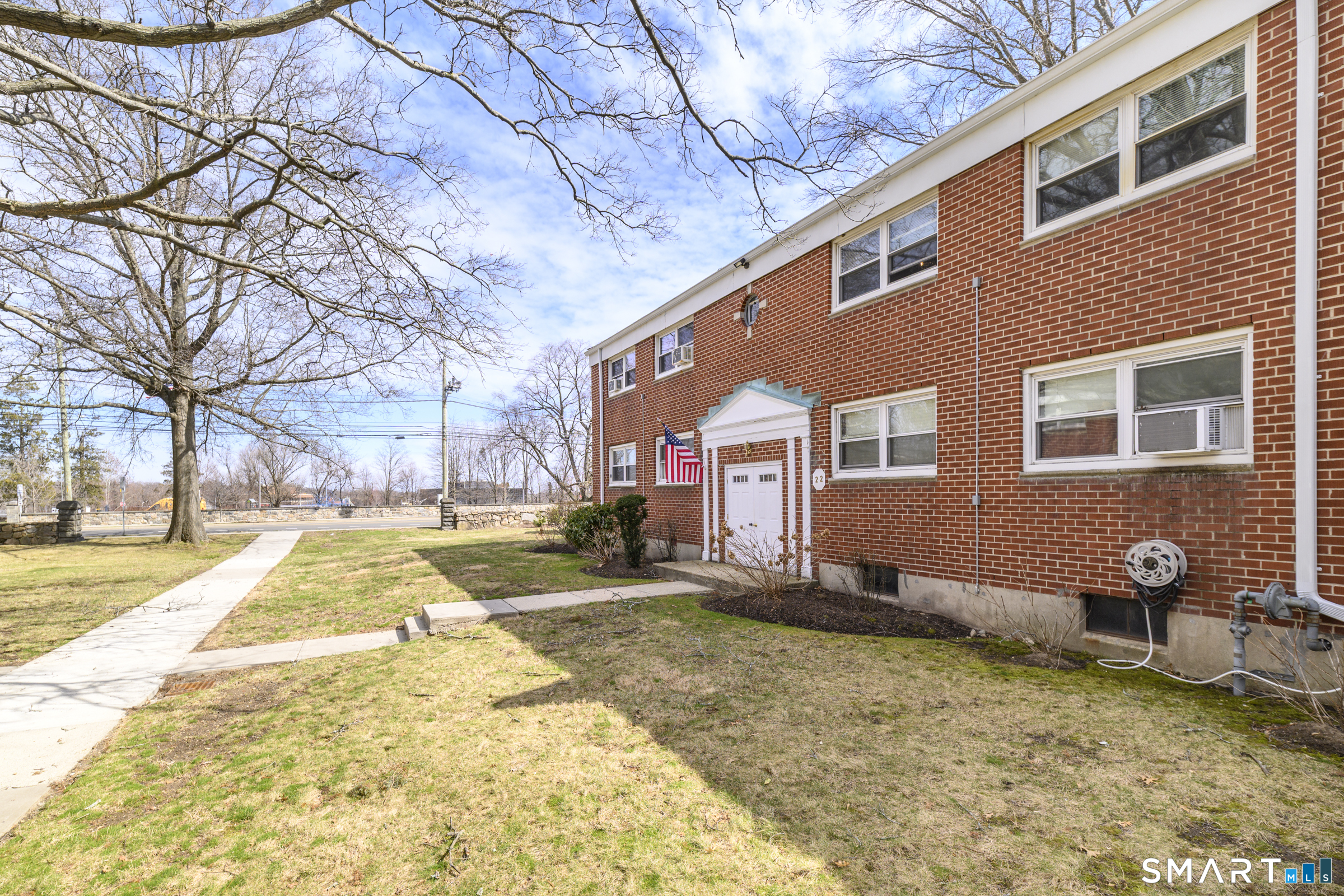 22 Courtland Avenue, #4, Stamford, CT 06902 | For Sale at $198,000