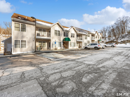  condo home for sale located at 1215 Arganese Place, 1215, Trumbull, CT 06611