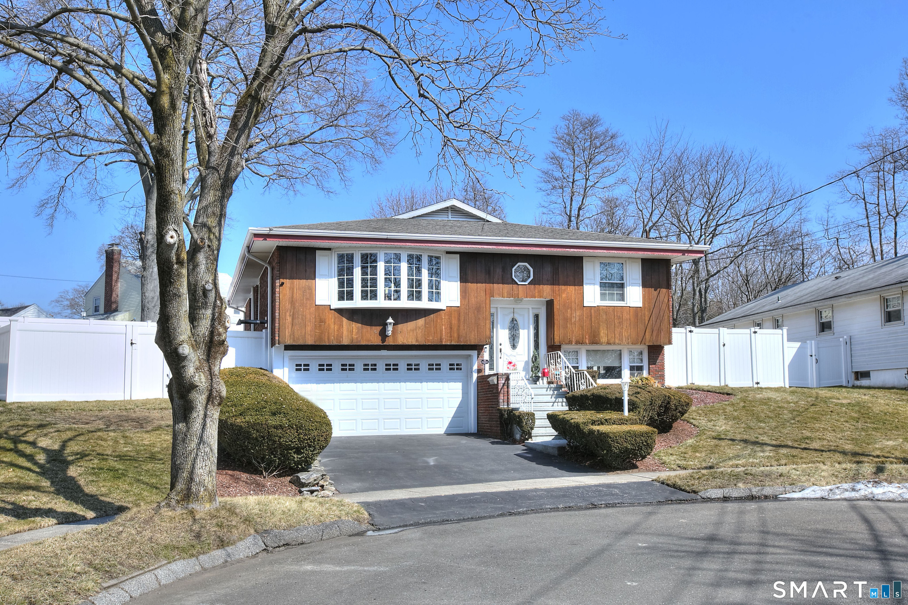 34 Richard Circle, Stratford, CT 06614 | For Sale at $549,900