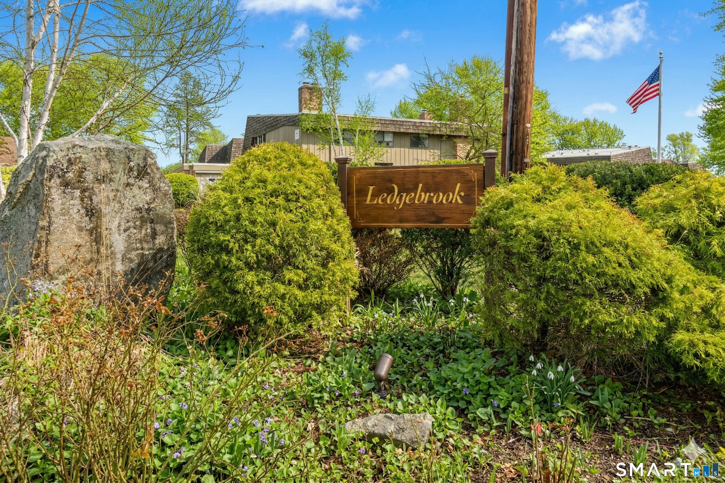 92 Ledgebrook Drive, 92, Norwalk, CT 06854 | For Sale at $425,000