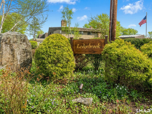  condo home for sale located at 92 Ledgebrook Drive, 92, Norwalk, CT 06854