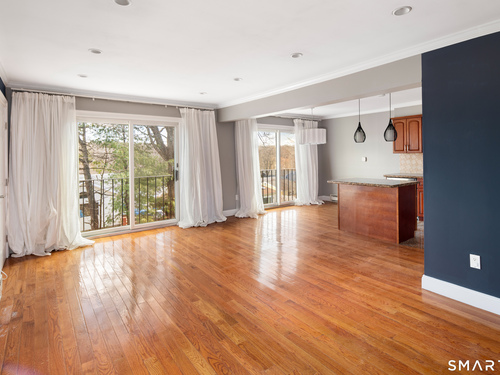  condo home for sale located at 201 Highview Avenue, c2, Stamford, CT 06907