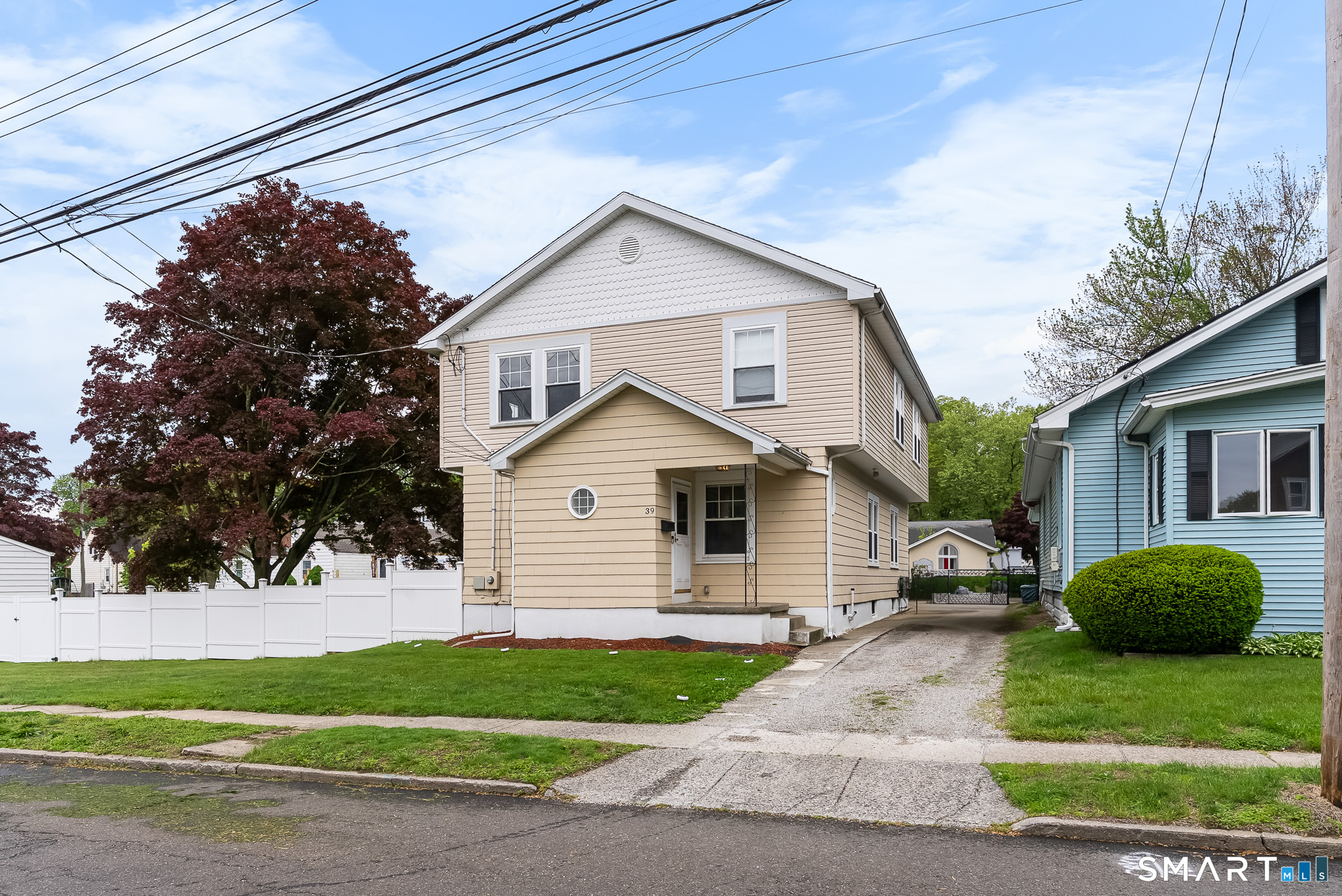 39 Woodcrest Avenue, Stratford, CT 06614 | For Sale at $525,000