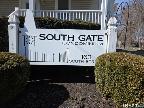  condo home for sale located at 163 South Street, 85, Danbury, CT 06810