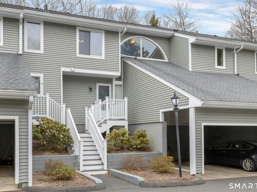  townhouse condo for sale located at 7 Glen Ridge, 7, Wilton, CT 06897