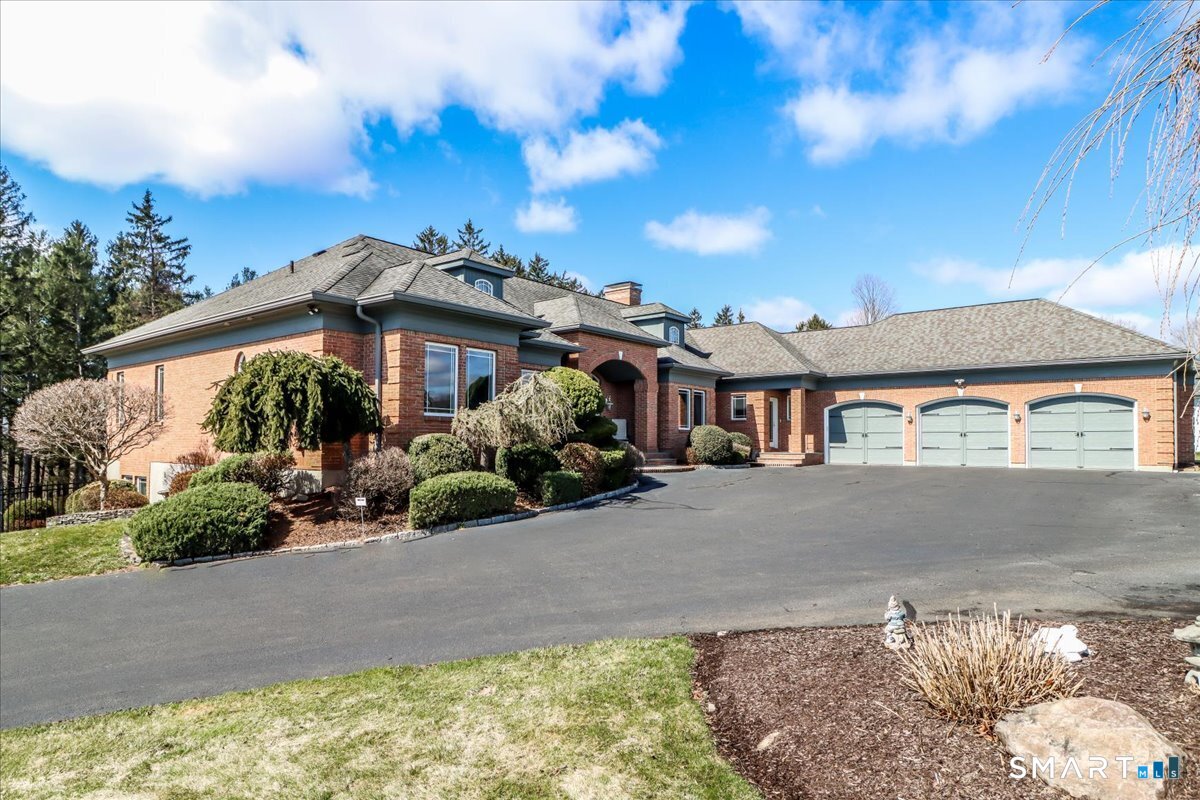 6 Hamlin Court, Brookfield, CT 06804 | For Sale at $1,345,000