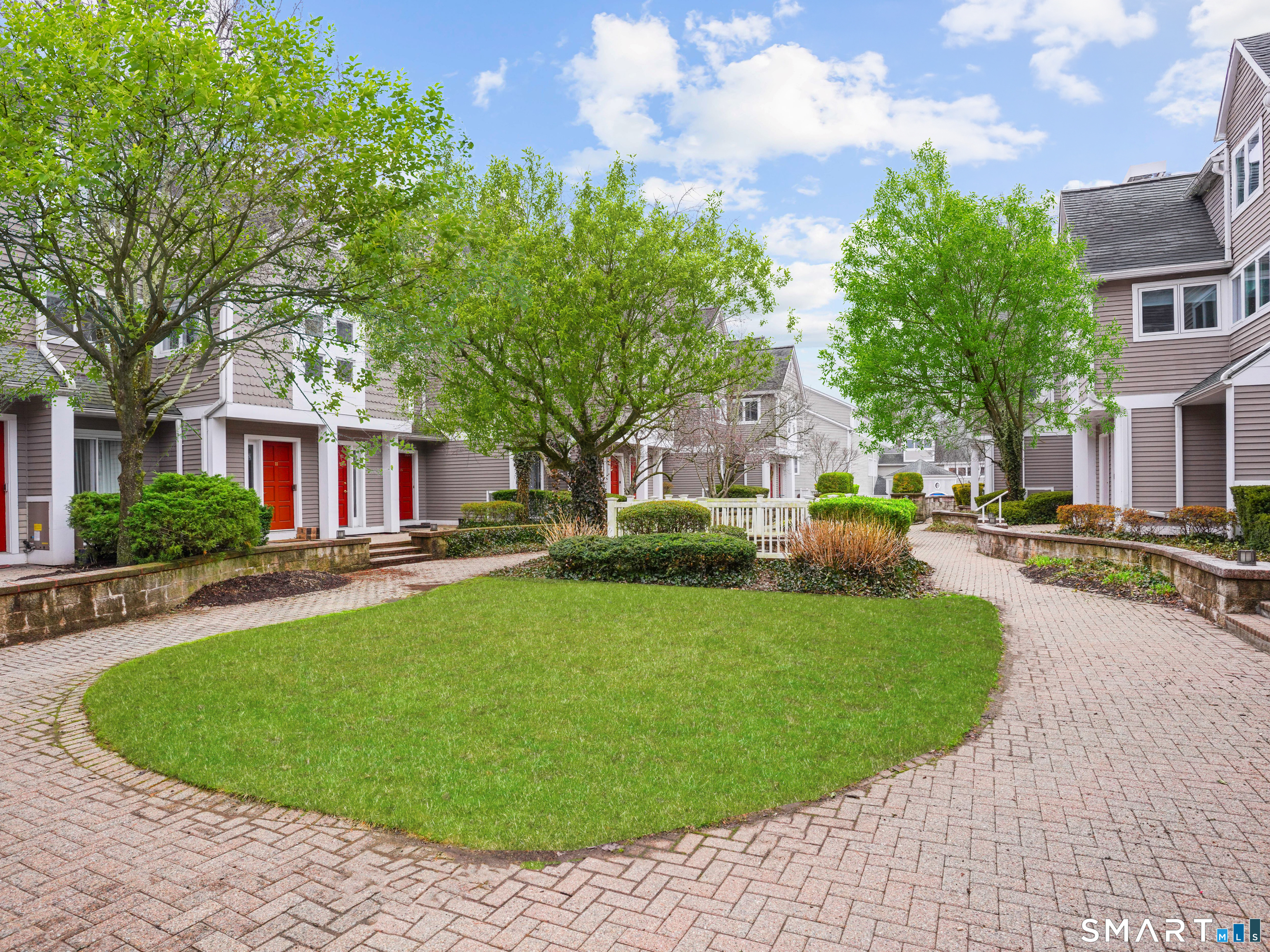 453 East Putnam Avenue, 4b, Greenwich, CT 06807 | For Sale at $844,900