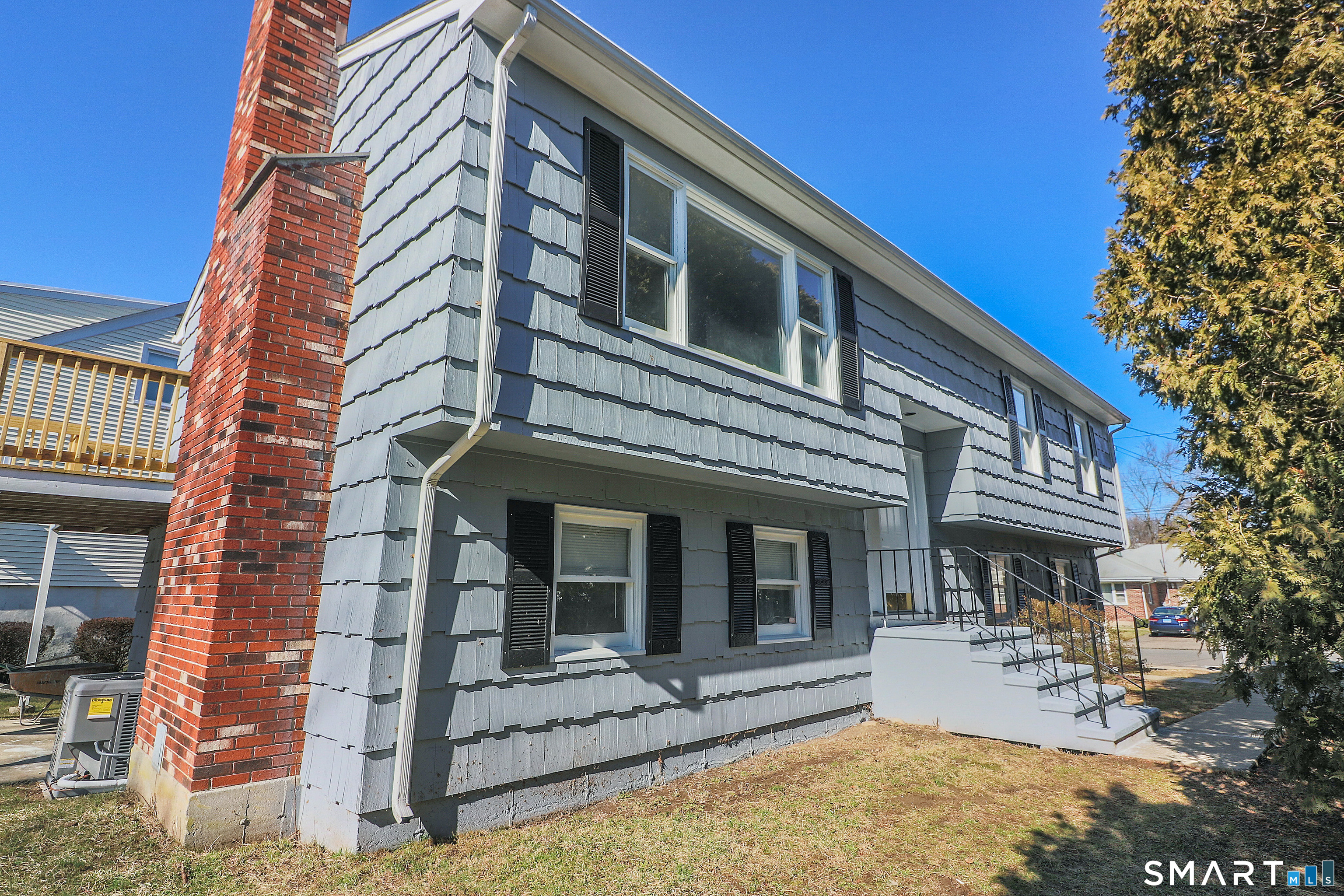 33 Trelane Drive, Bridgeport, CT 06606 | For Sale at $485,000