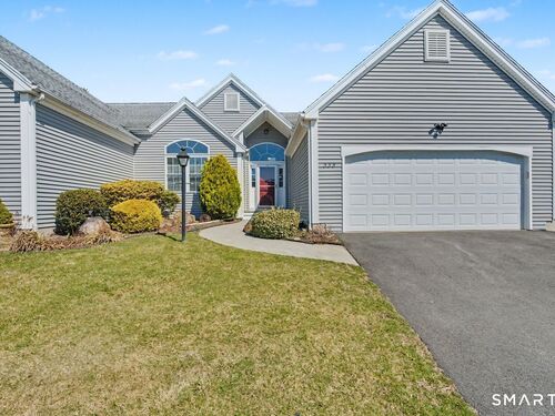  condo home for sale located at 555 Mohave Circle, 555, Shelton, CT 06484