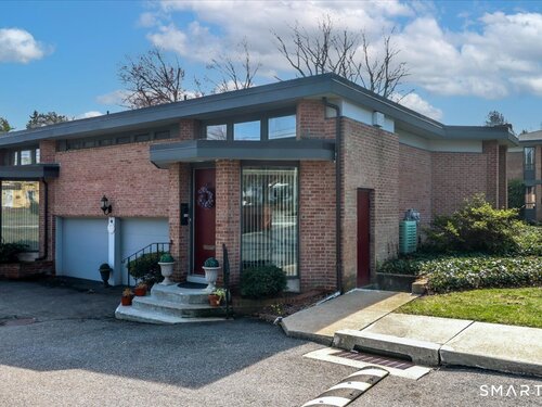  condo home for sale located at 160 Fairfield Woods Road, 20, Fairfield, CT 06825