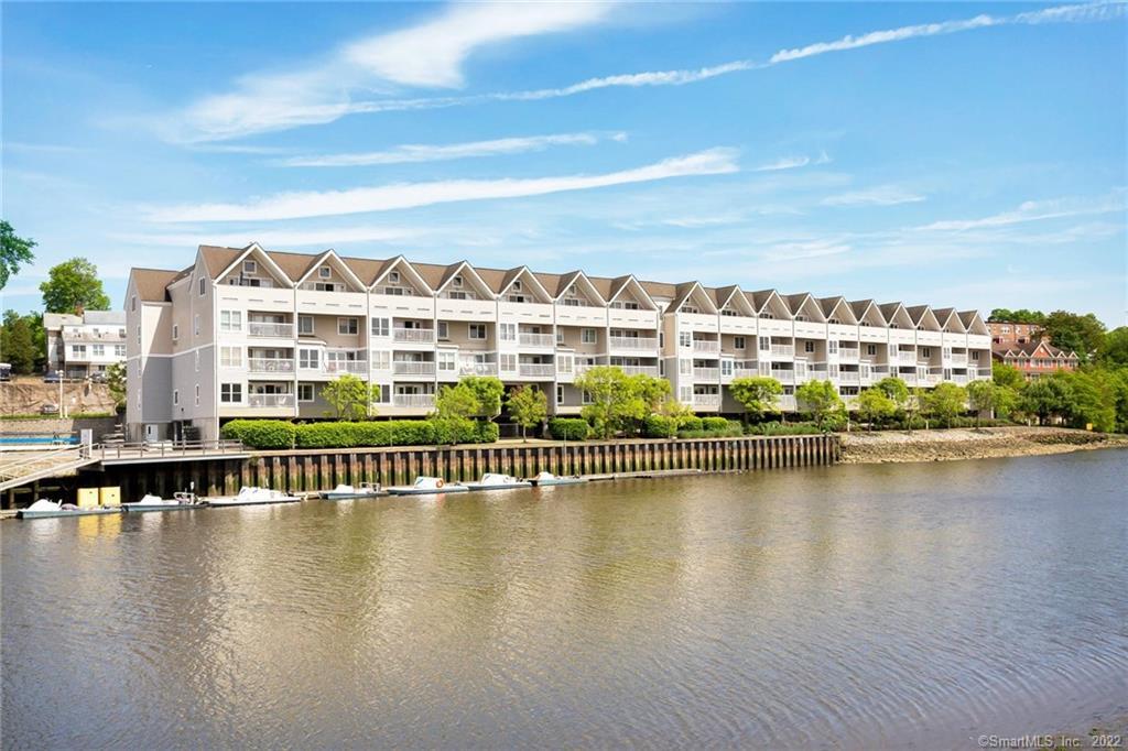 4 Daskams Lane, 326, Norwalk, CT 06851 | For Sale at $589,000