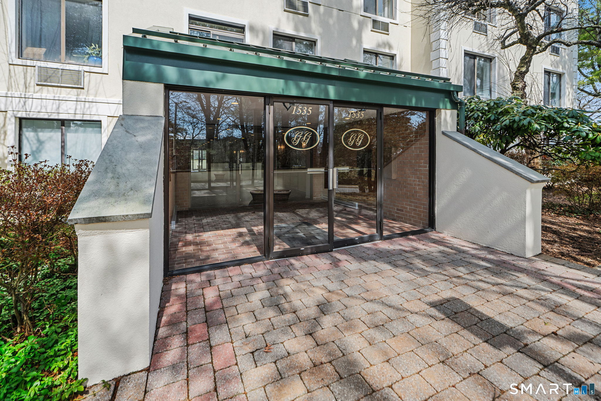 1535 East Putnam Avenue, 307, Greenwich, CT 06870 | For Sale at $415,000