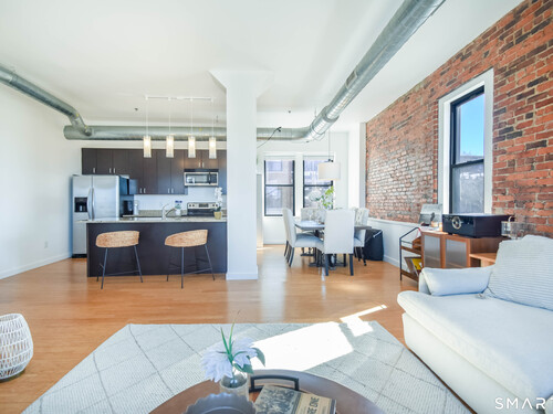  condo home for sale located at 881 Lafayette Boulevard, 3m, Bridgeport, CT 06604