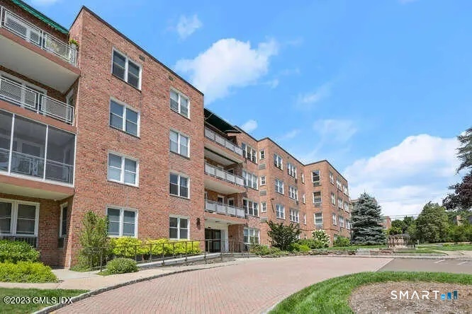 3 Putnam Hill, Greenwich, CT 06830 | For Sale at $925,000