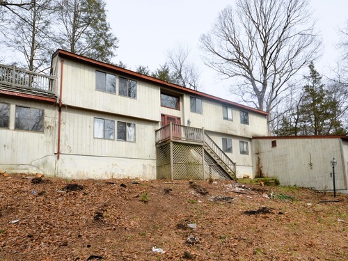  single family home for sale located at 215 Saxonwood Road, Fairfield, CT 06824