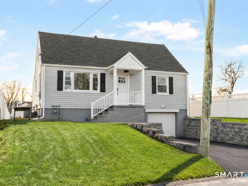  single family home for sale located at 115 Washington Parkway, Stratford, CT 06615