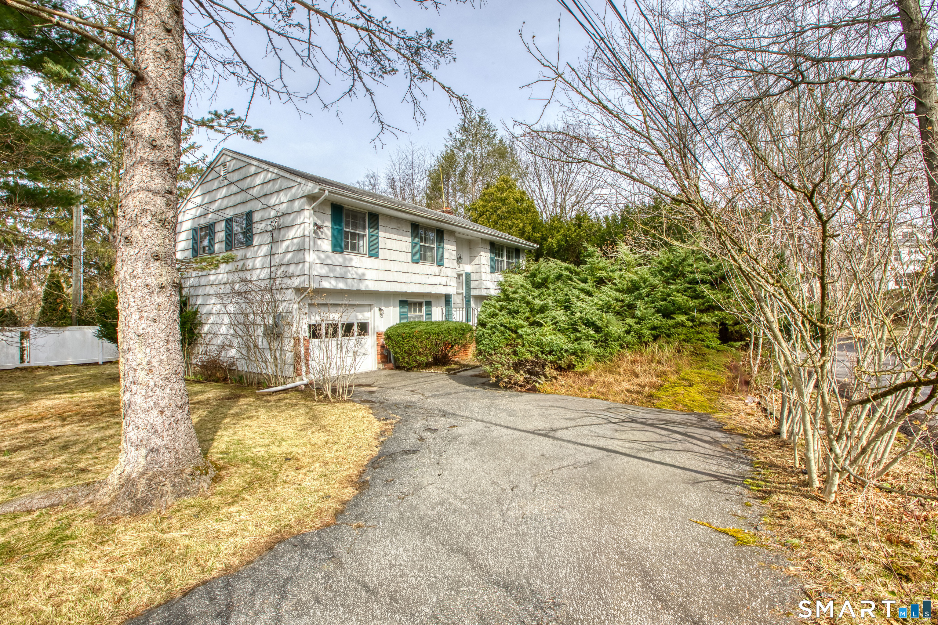 9 Stuart Drive, Greenwich, CT 06870 | For Sale at $1,095,000
