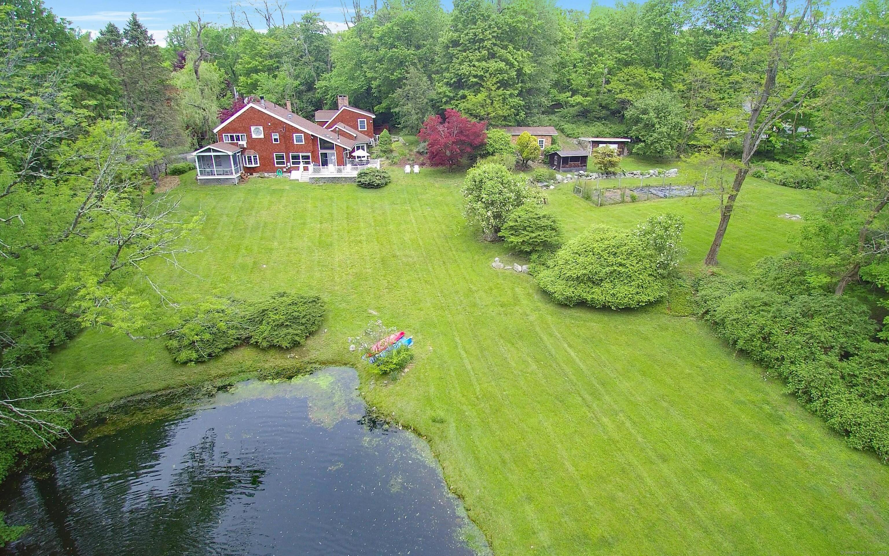 252 Florida Hill Road, Ridgefield, CT 06877 | For Sale at $1,149,000
