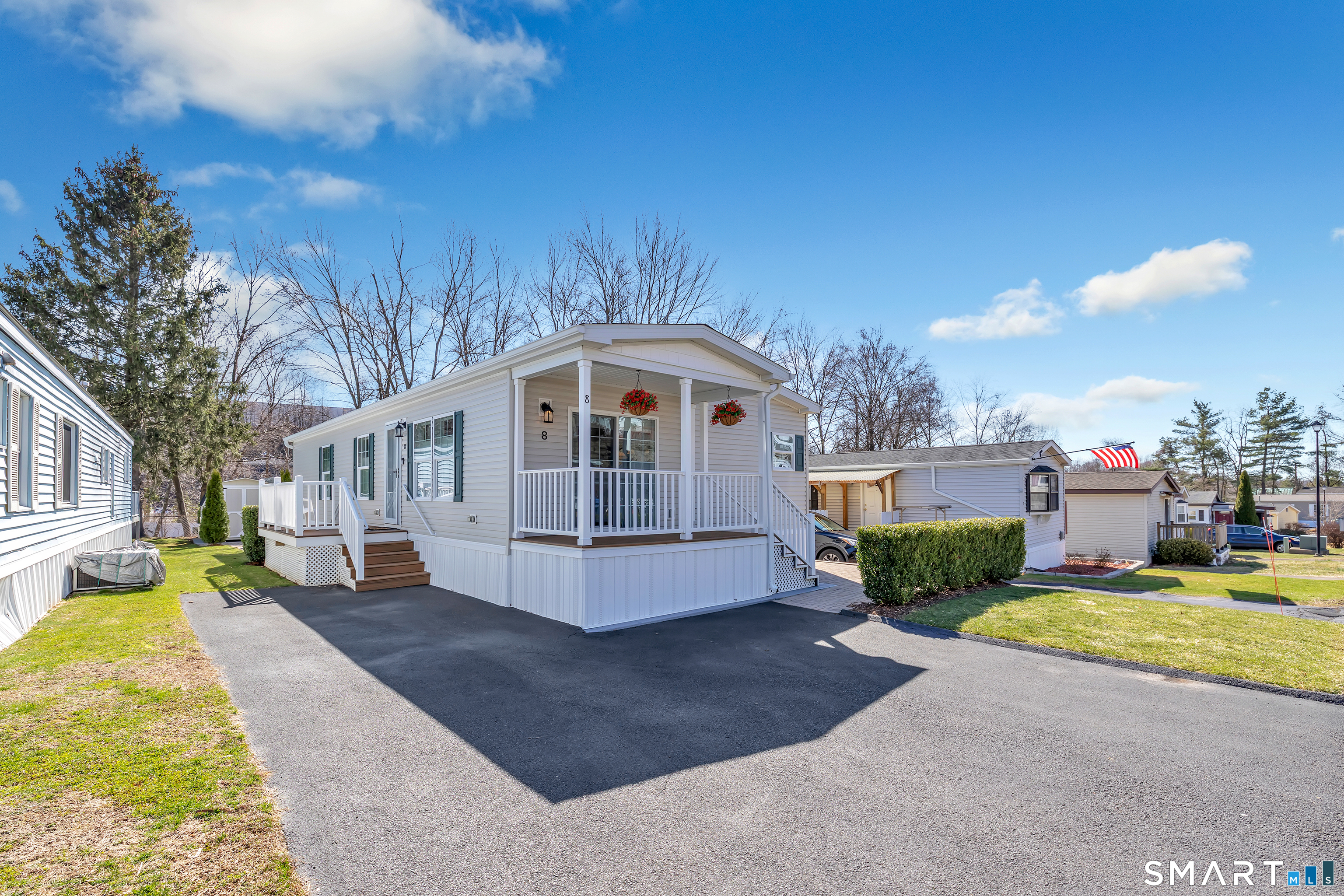 8 Woodland Park, Shelton, CT 06484 | For Sale at $249,000