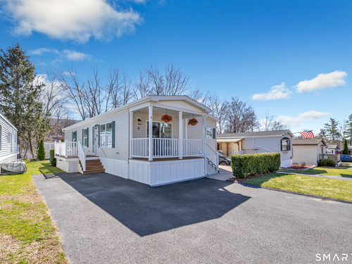  single family home for sale located at 8 Woodland Park, Shelton, CT 06484