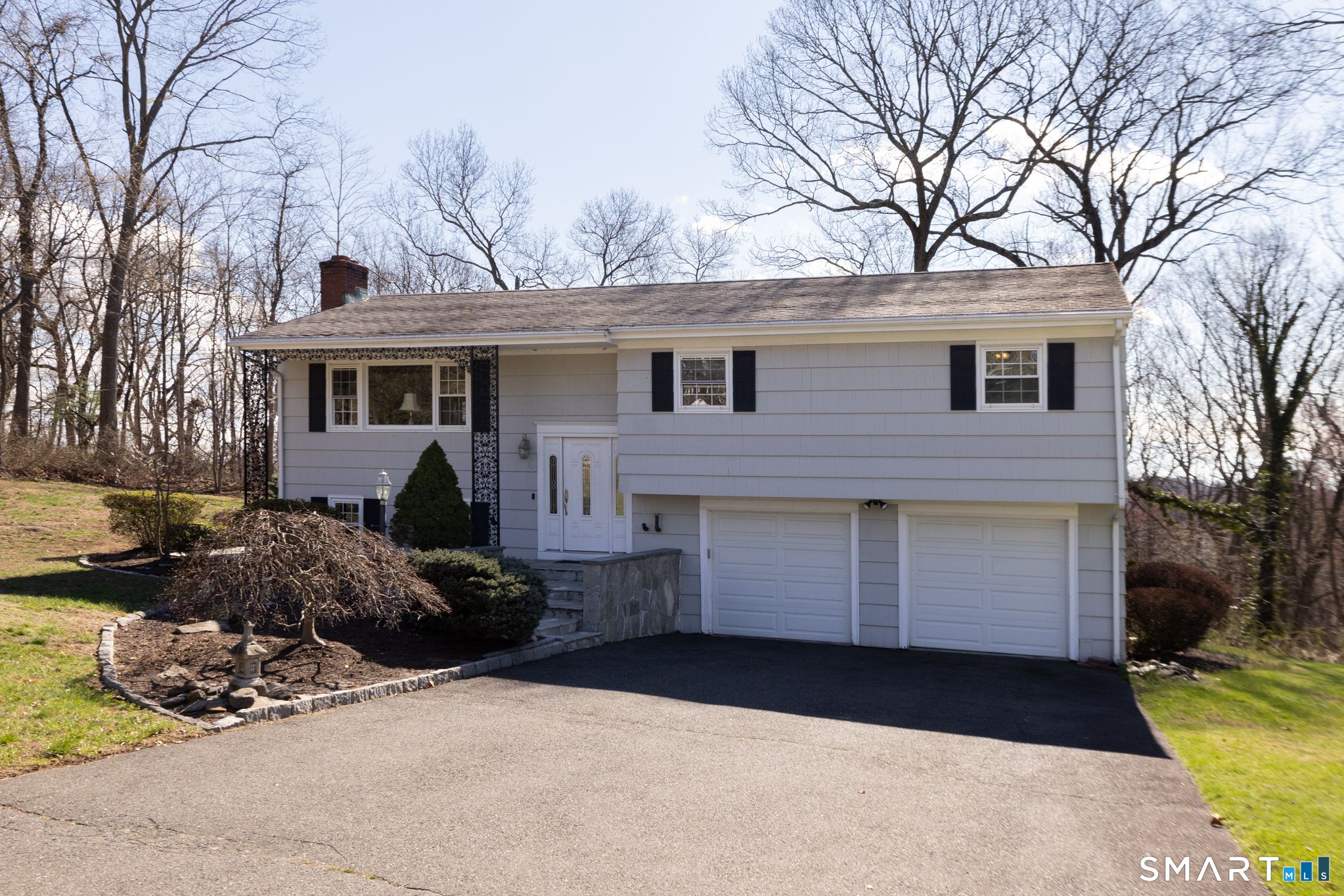 100 Oakridge Road, Trumbull, CT 06611 | For Sale at $549,900