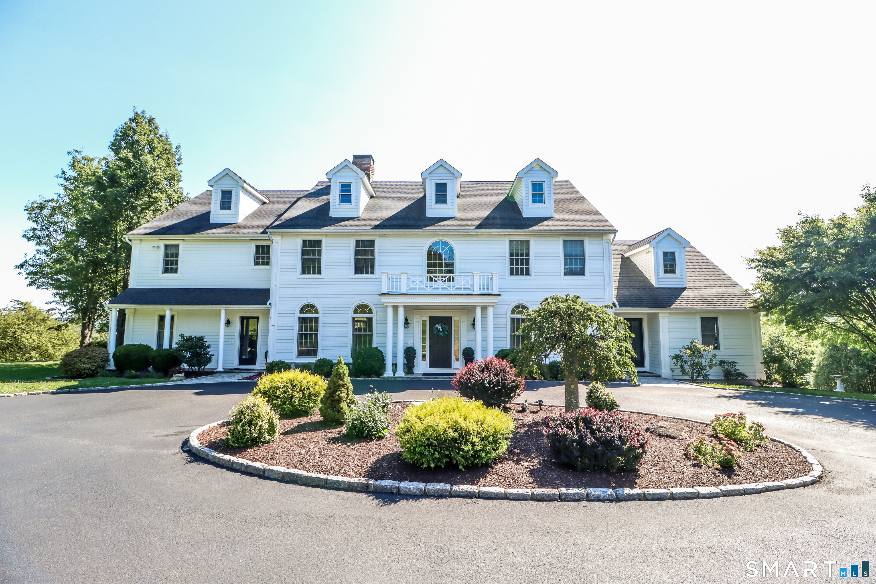 10 Trailing Ridge Road, Brookfield, CT 06804 | For Sale at $1,350,000