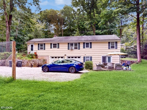  single family home for sale located at 305 Westport Turnpike, Fairfield, CT 06824